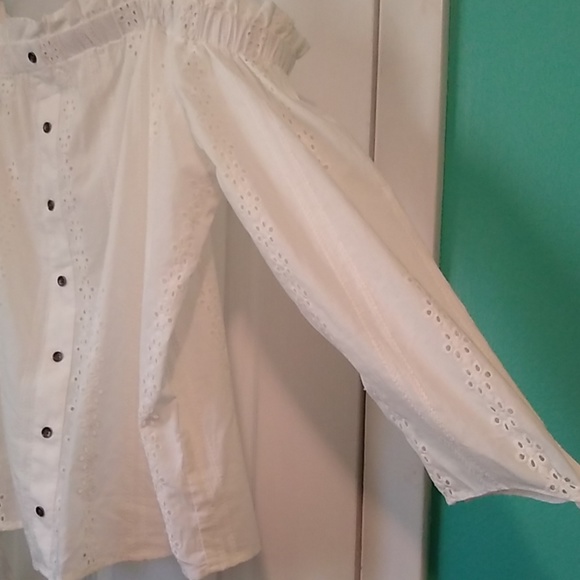 off shoulder white shirt by Lauren Conrad - Picture 4 of 4